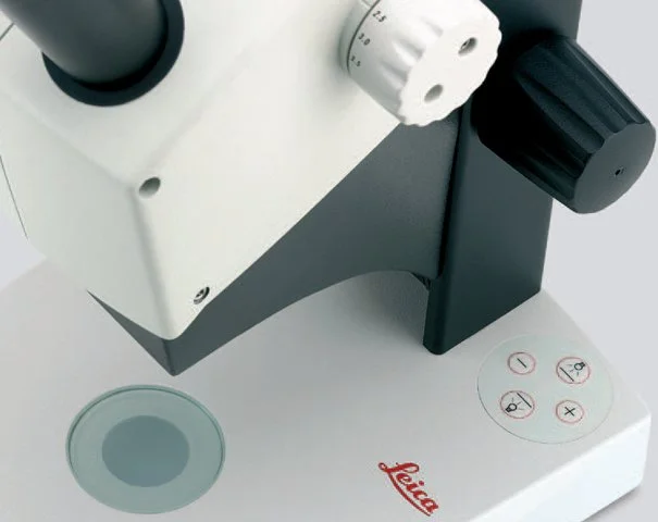 Kính hiển vi Leica EZ4